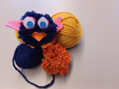 Atelier Chouette pompon Chouette en pompon et pelotes de laine